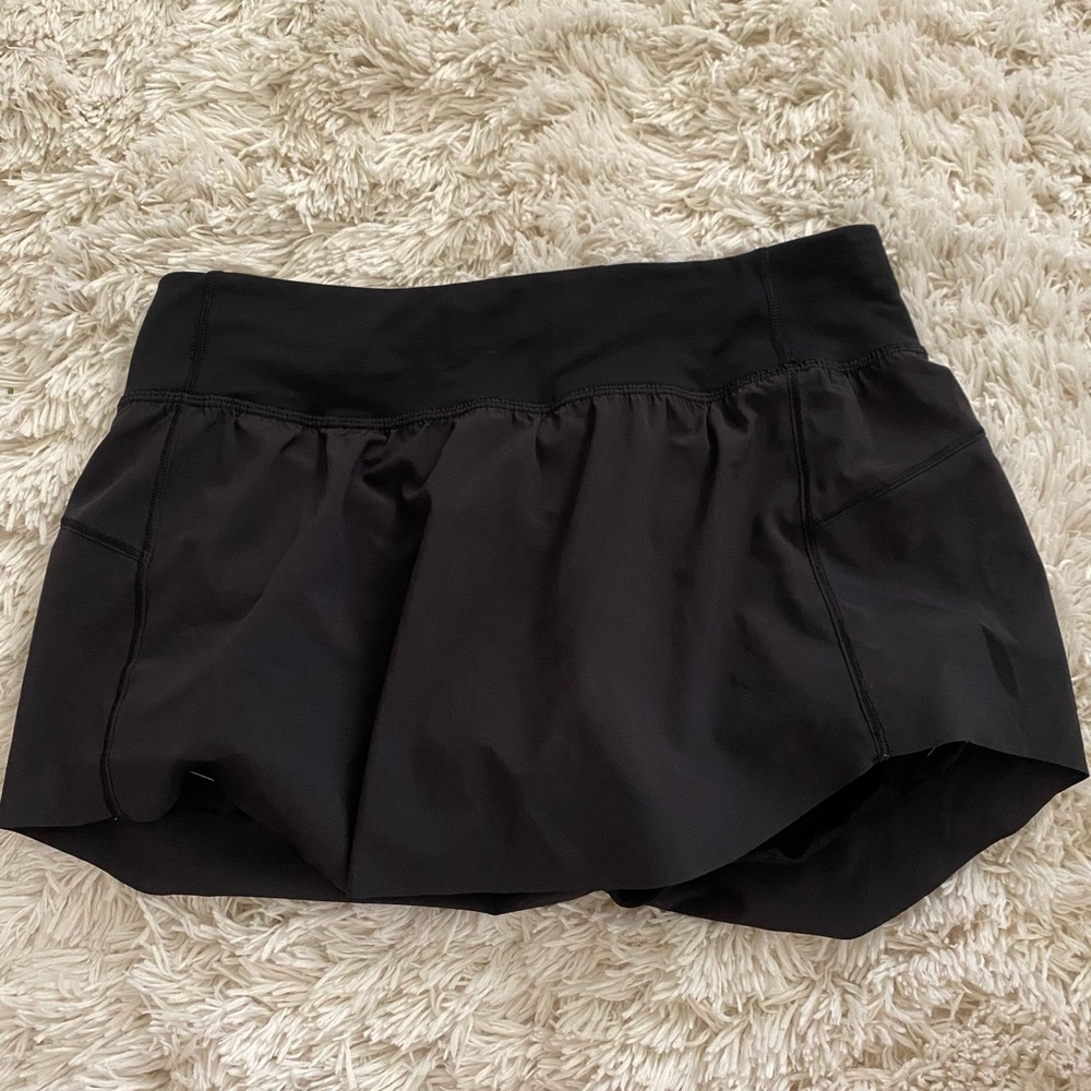 Lululemon mini skirt size 4